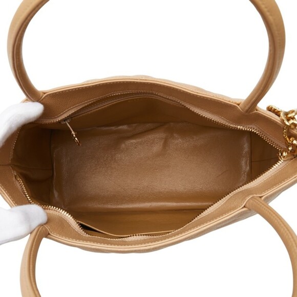 CHANEL Cream Caviar Leather Logo Tote Bag - Picture 5 of 7